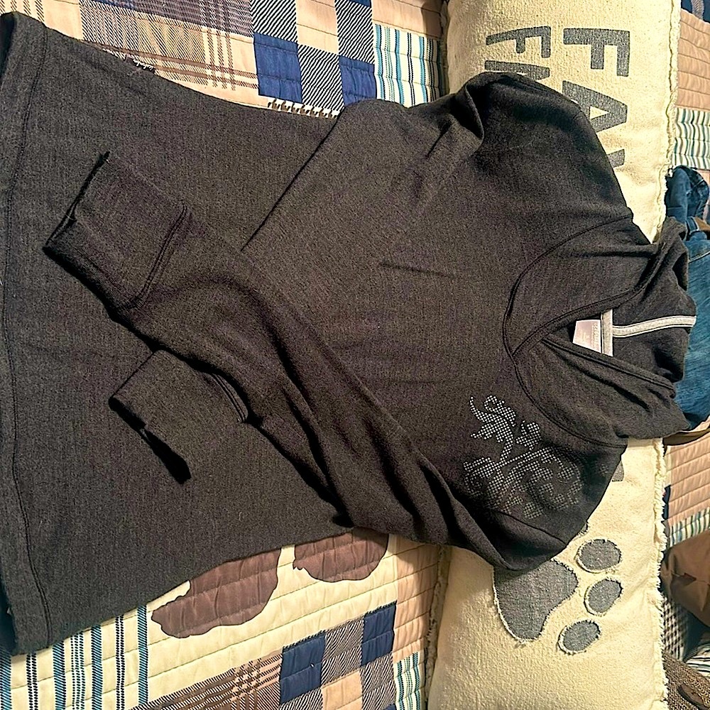 Icebreaker hoodie lightweight 100% Merino wool